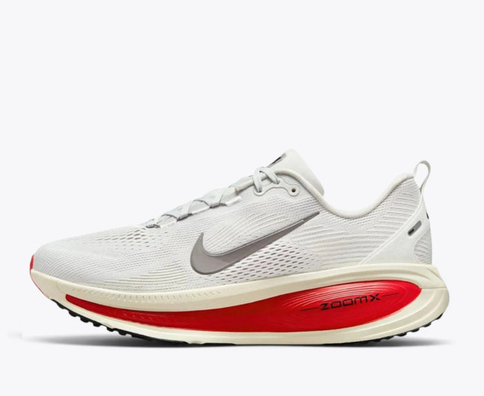 Nike Vomero 18 Platinum Tint Siren Red